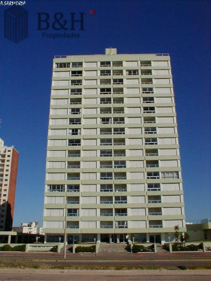Apartamento ID.5809 - Apartamento de dos dormitorios en venta y alquiler  frente a playa brava