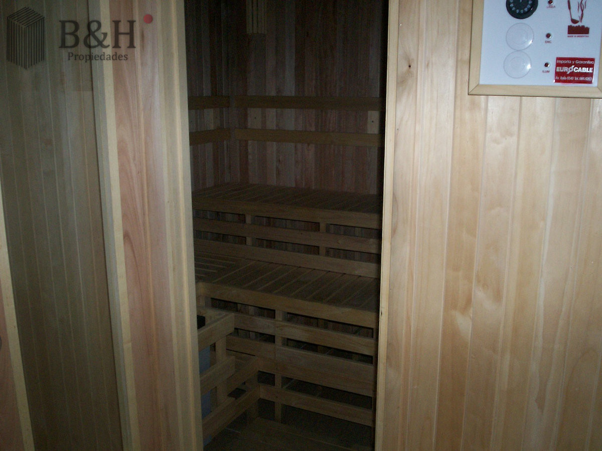 Apartamento ID.6078 - Alquiler de apartamento de 3 dormitorios en Punta del Este.-