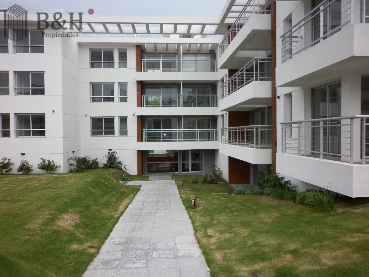 Apartamento ID.5817 - Venta de Pent house en de 2 dormitorios zona Playa abrava