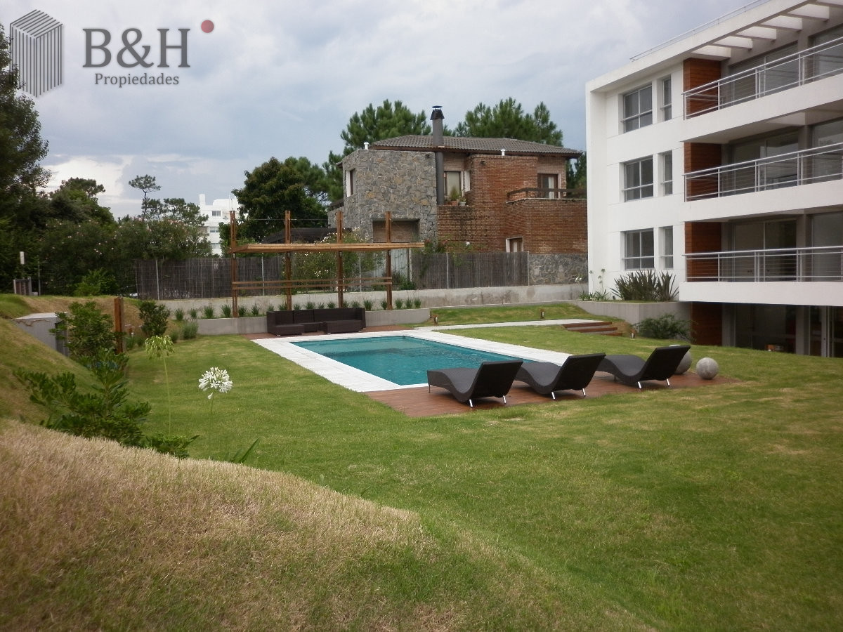 Apartamento ID.5817 - Venta de Pent house en de 2 dormitorios zona Playa abrava