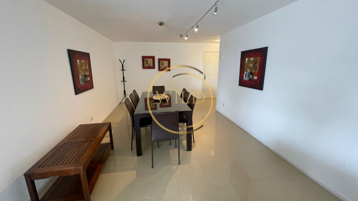 Apartamento ID.5581 - Apartamento en alquiler de  3 dormitorios y dependencia en Punta del Este