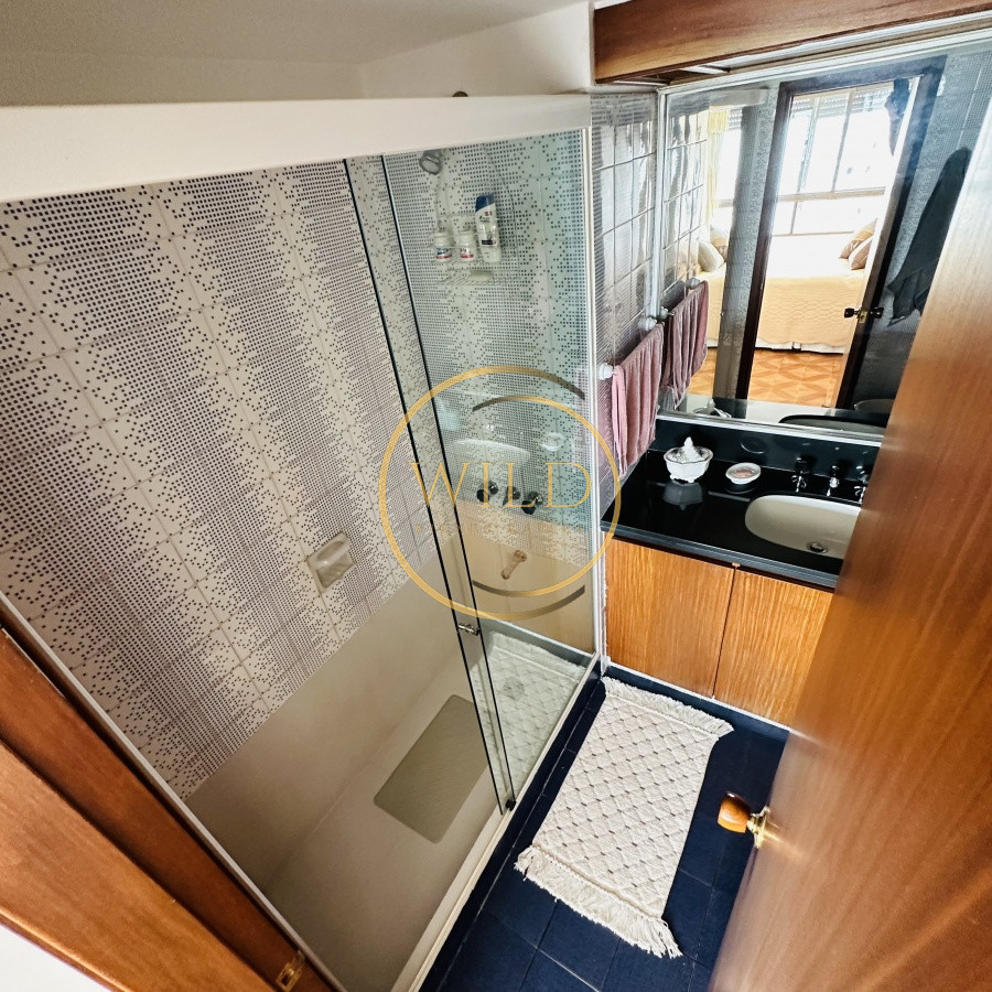 Apartamento ID.5579 - Alquiler y Venta  de apartamento de 3 dormitorios en Punta del Este