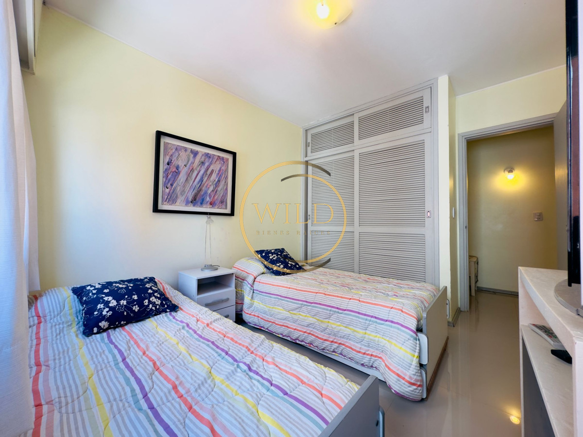 Apartamento ID.1987 - Apartamento de 2 dormitorios, reciclado, en venta, en Punta del Este