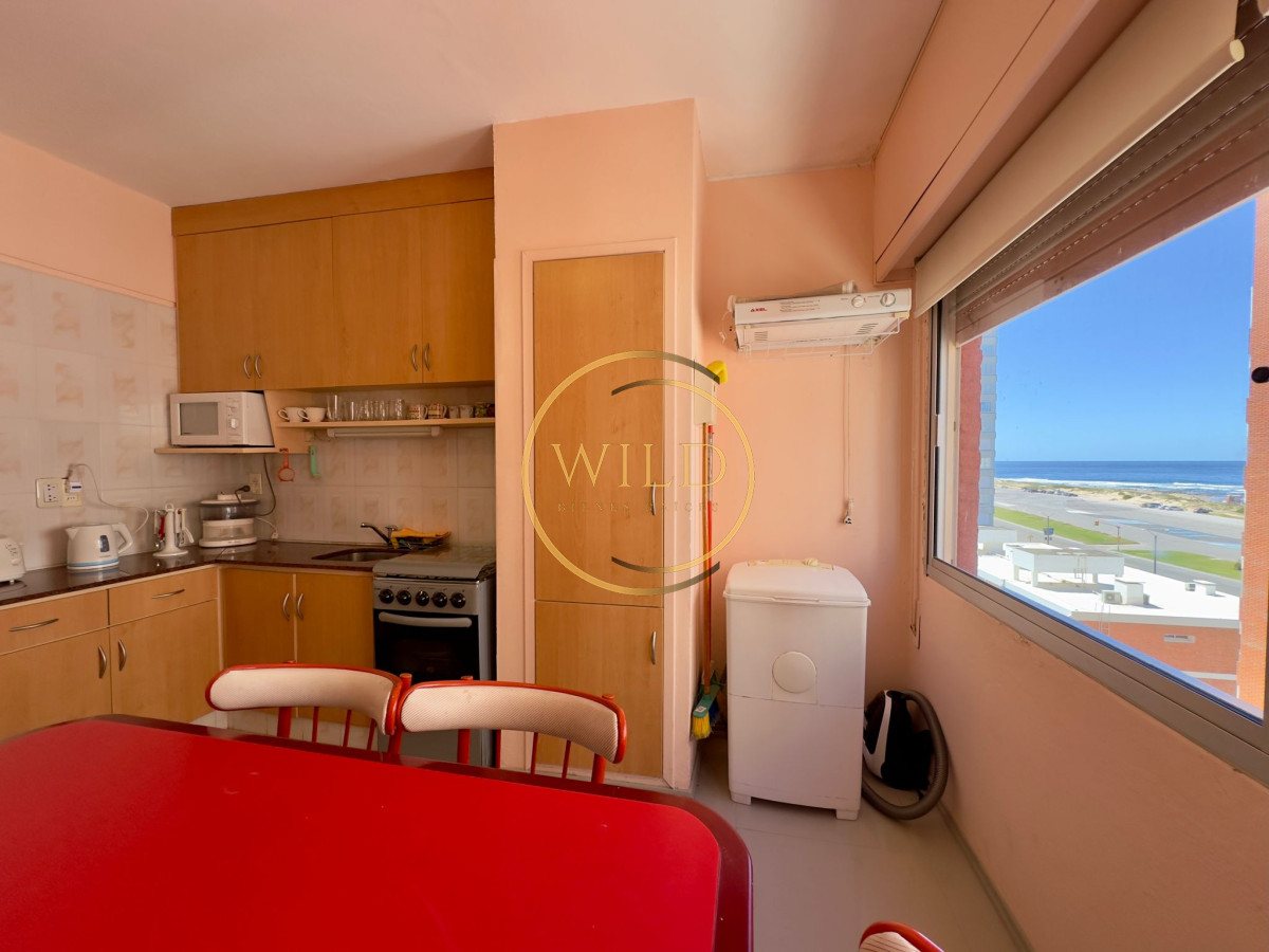 Apartamento ID.1987 - Apartamento de 2 dormitorios, reciclado, en venta, en Punta del Este