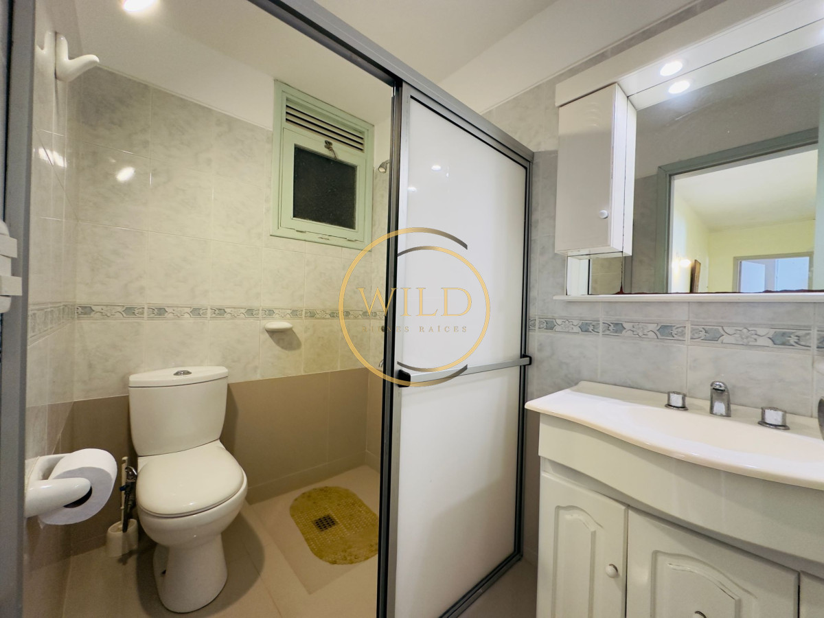 Apartamento ID.1987 - Apartamento de 2 dormitorios, reciclado, en venta, en Punta del Este
