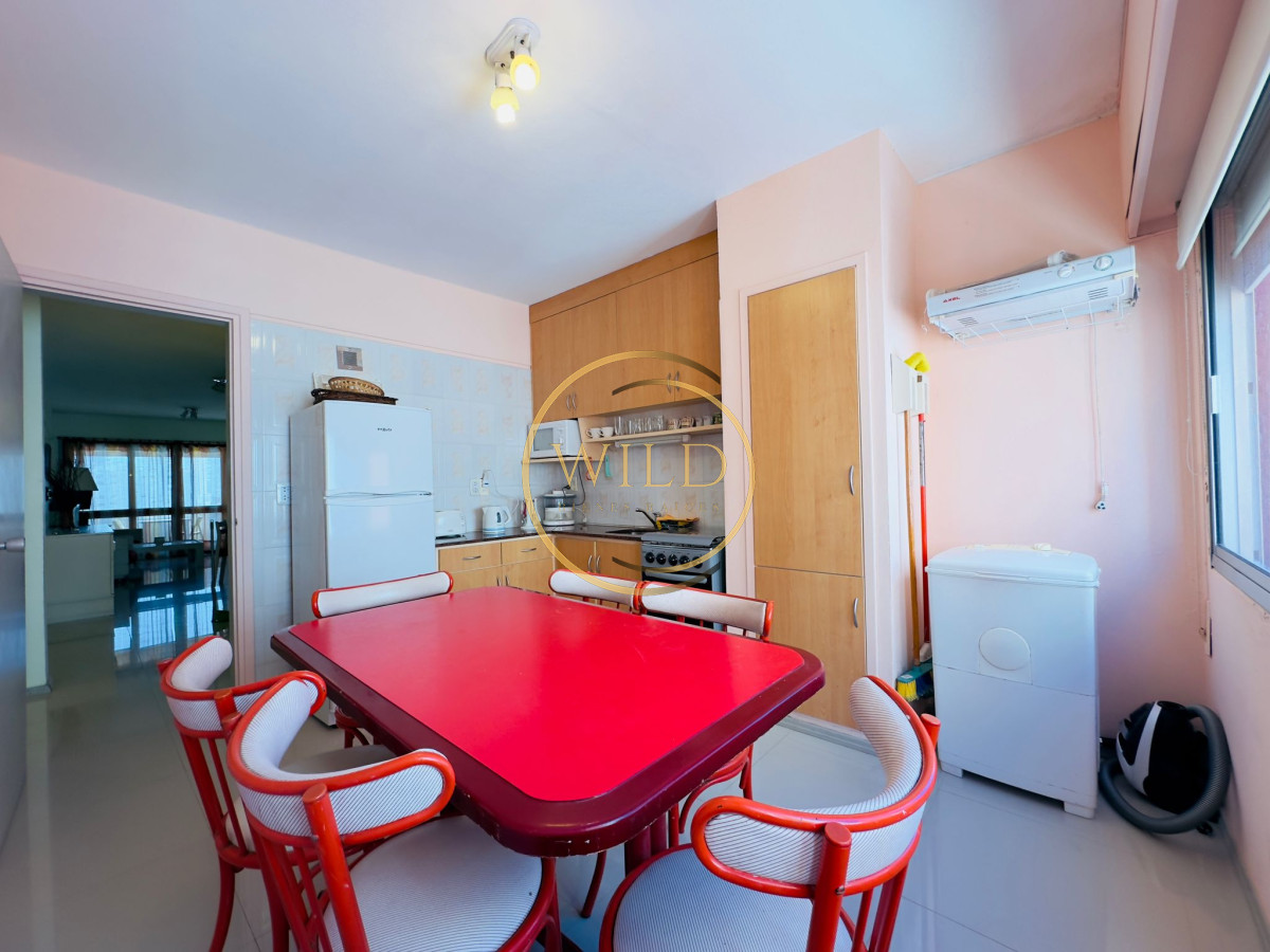 Apartamento ID.1987 - Apartamento de 2 dormitorios, reciclado, en venta, en Punta del Este