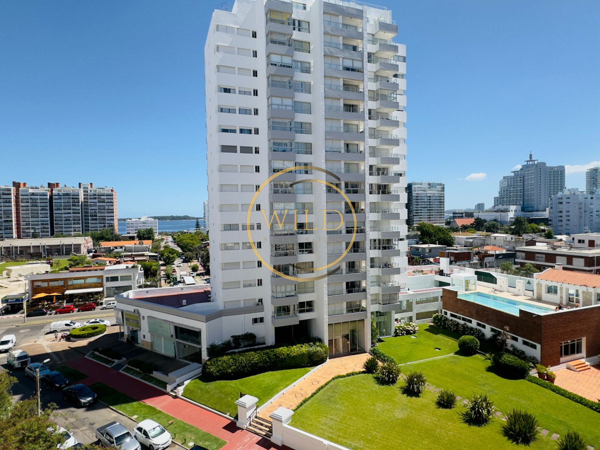 Apartamento ID.1987 - Apartamento de 2 dormitorios, reciclado, en venta, en Punta del Este