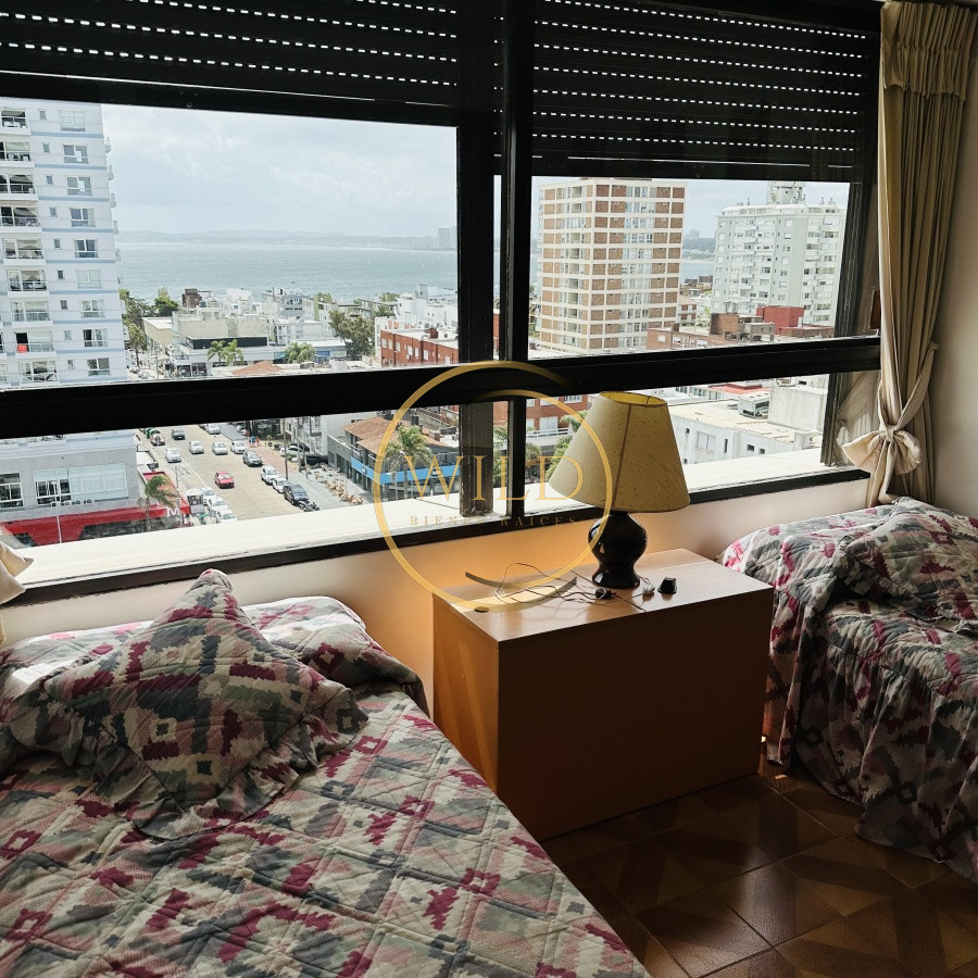 Apartamento ID.5579 - Alquiler y Venta  de apartamento de 3 dormitorios en Punta del Este