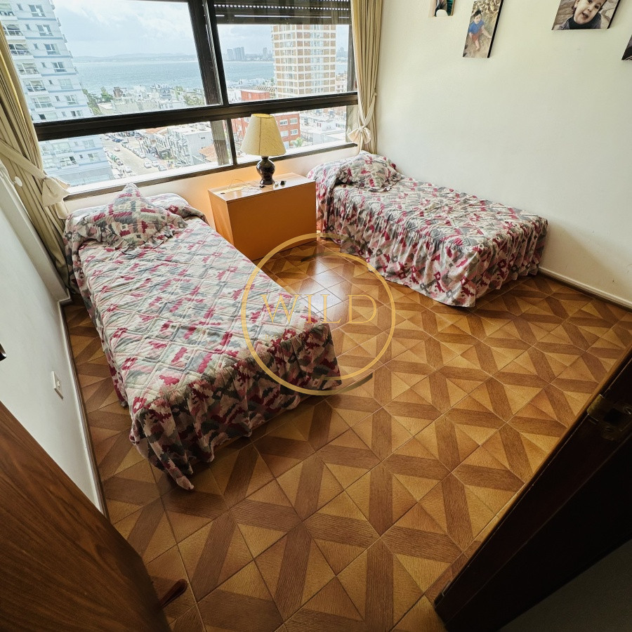 Apartamento ID.5579 - Alquiler y Venta  de apartamento de 3 dormitorios en Punta del Este