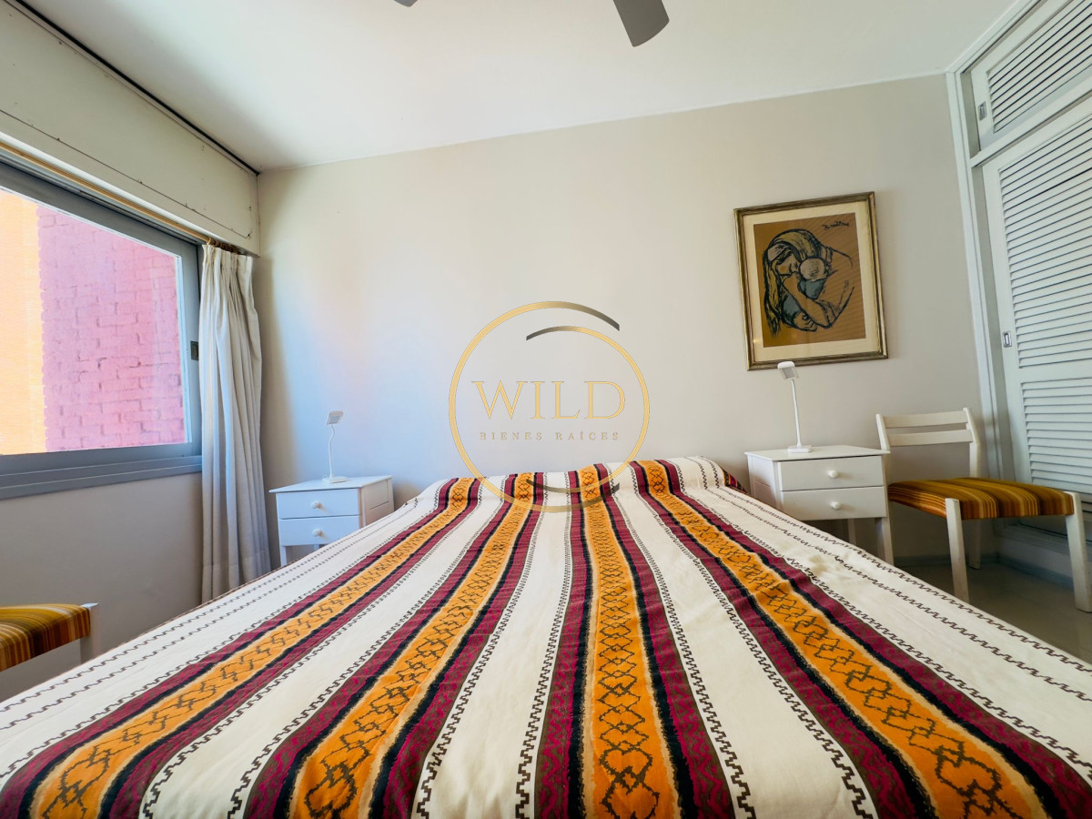 Apartamento ID.1987 - Apartamento de 2 dormitorios, reciclado, en venta, en Punta del Este