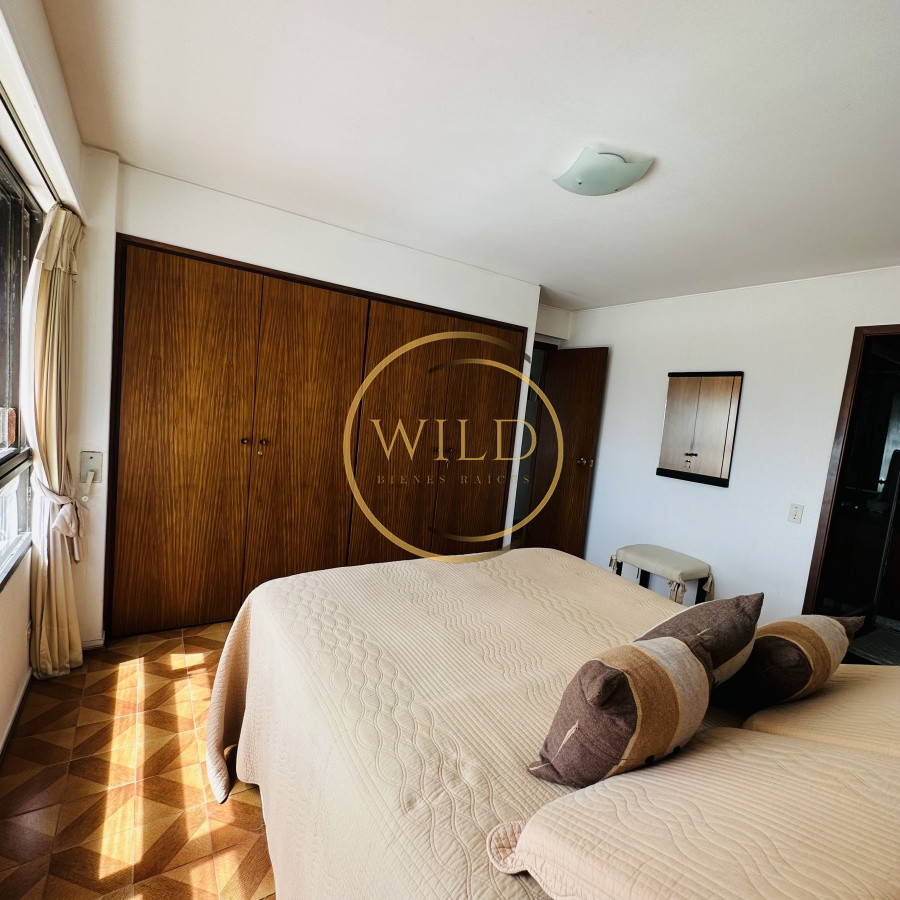 Apartamento ID.5579 - Alquiler y Venta  de apartamento de 3 dormitorios en Punta del Este