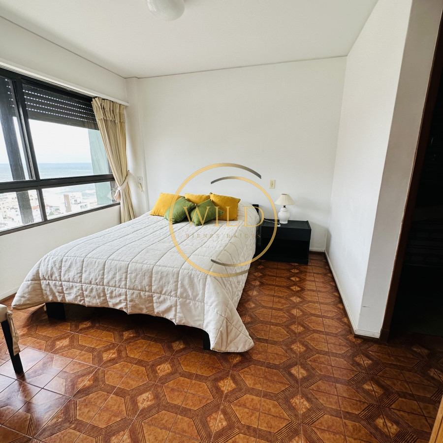 Apartamento ID.5579 - Alquiler y Venta  de apartamento de 3 dormitorios en Punta del Este