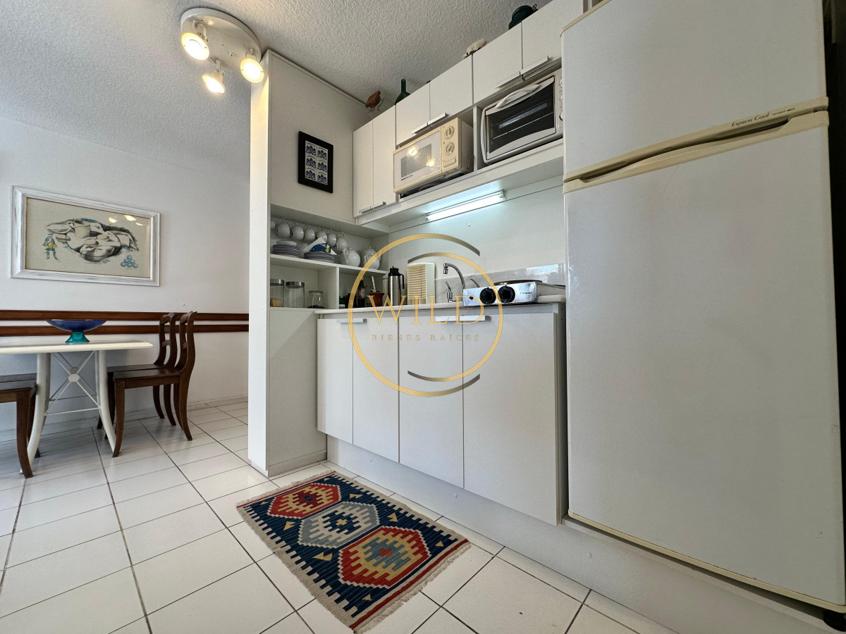 Apartamento ID.2224 - Apartamento de dos dormitorios en venta en Punta del Este.-