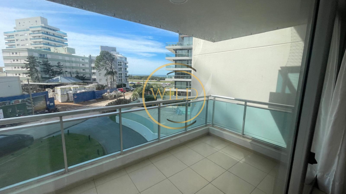 Apartamento ID.5581 - Apartamento en alquiler de  3 dormitorios y dependencia en Punta del Este