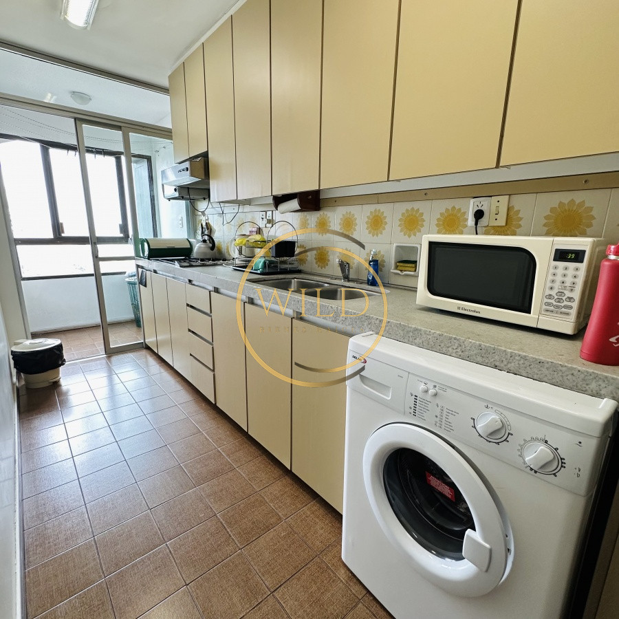 Apartamento ID.5579 - Alquiler y Venta  de apartamento de 3 dormitorios en Punta del Este