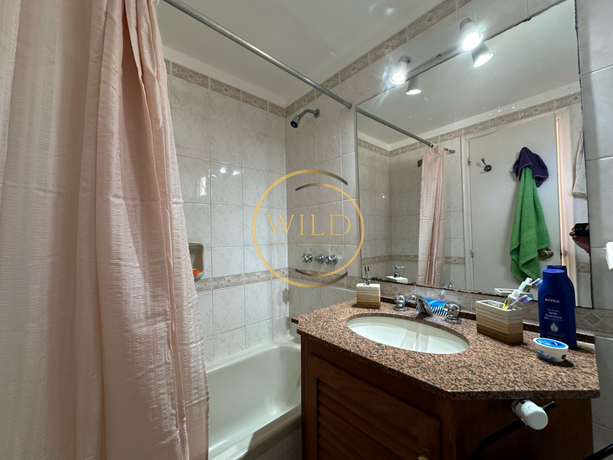 Apartamento ID.2371 - Apartamento en venta  y alquiler de 3 dormitorios en Punta del Este