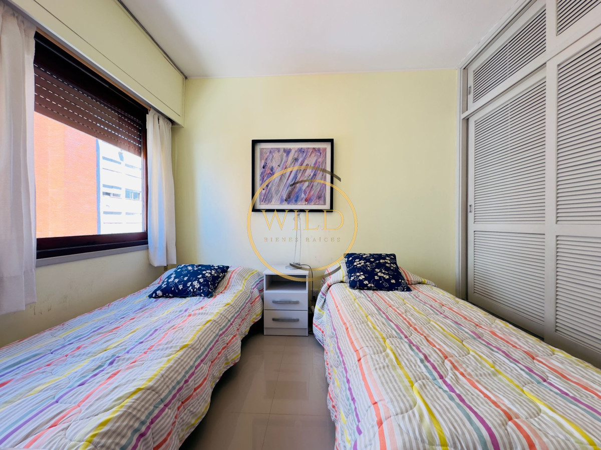 Apartamento ID.1987 - Apartamento de 2 dormitorios, reciclado, en venta, en Punta del Este