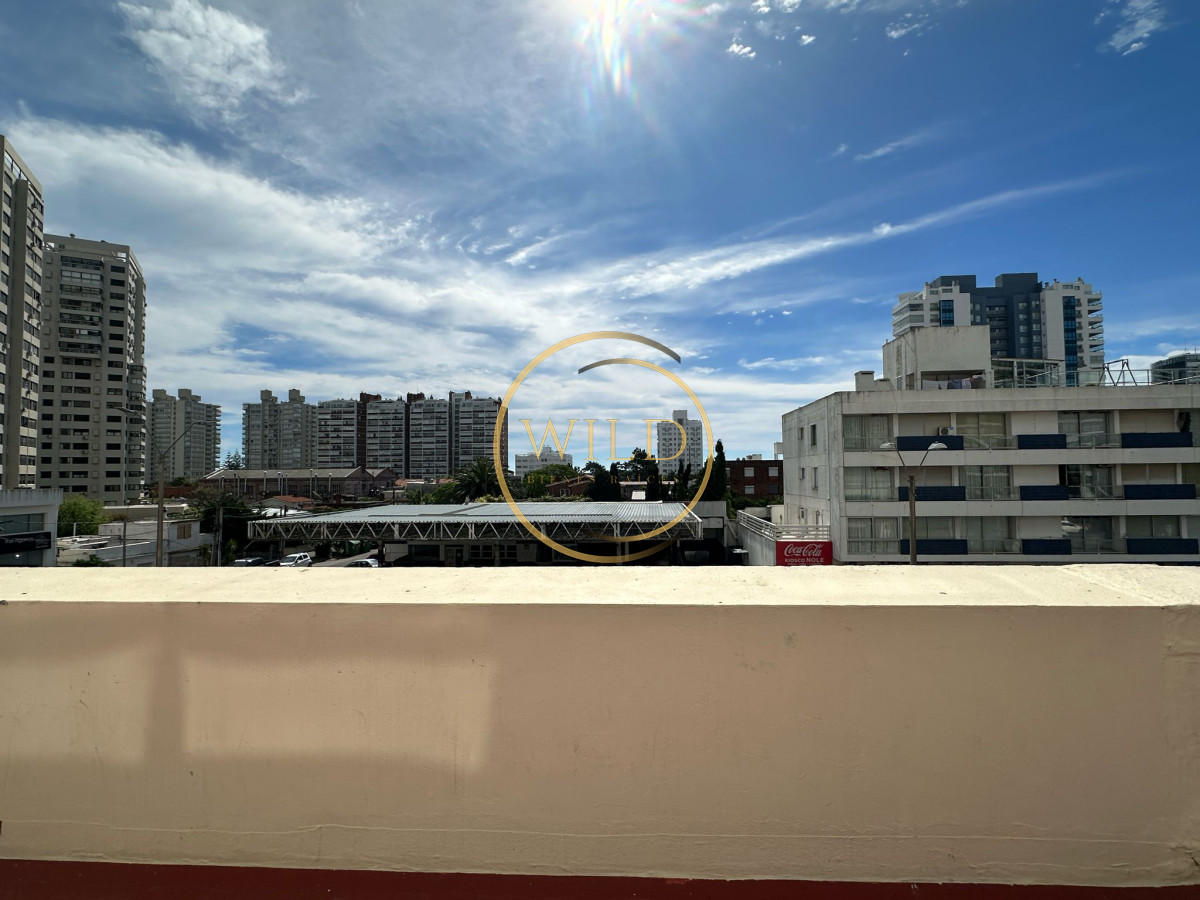 Apartamento ID.2371 - Apartamento en venta  y alquiler de 3 dormitorios en Punta del Este