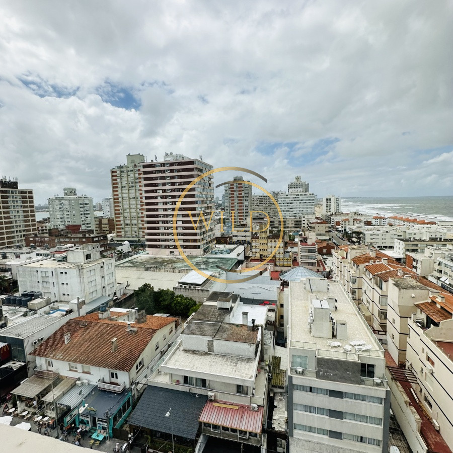 Apartamento ID.5579 - Alquiler y Venta  de apartamento de 3 dormitorios en Punta del Este