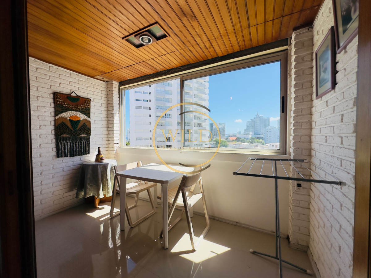 Apartamento ID.1987 - Apartamento de 2 dormitorios, reciclado, en venta, en Punta del Este