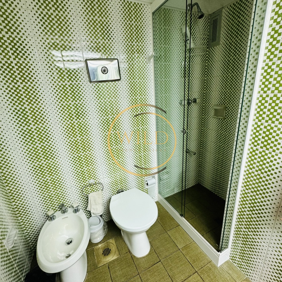 Apartamento ID.5579 - Alquiler y Venta  de apartamento de 3 dormitorios en Punta del Este