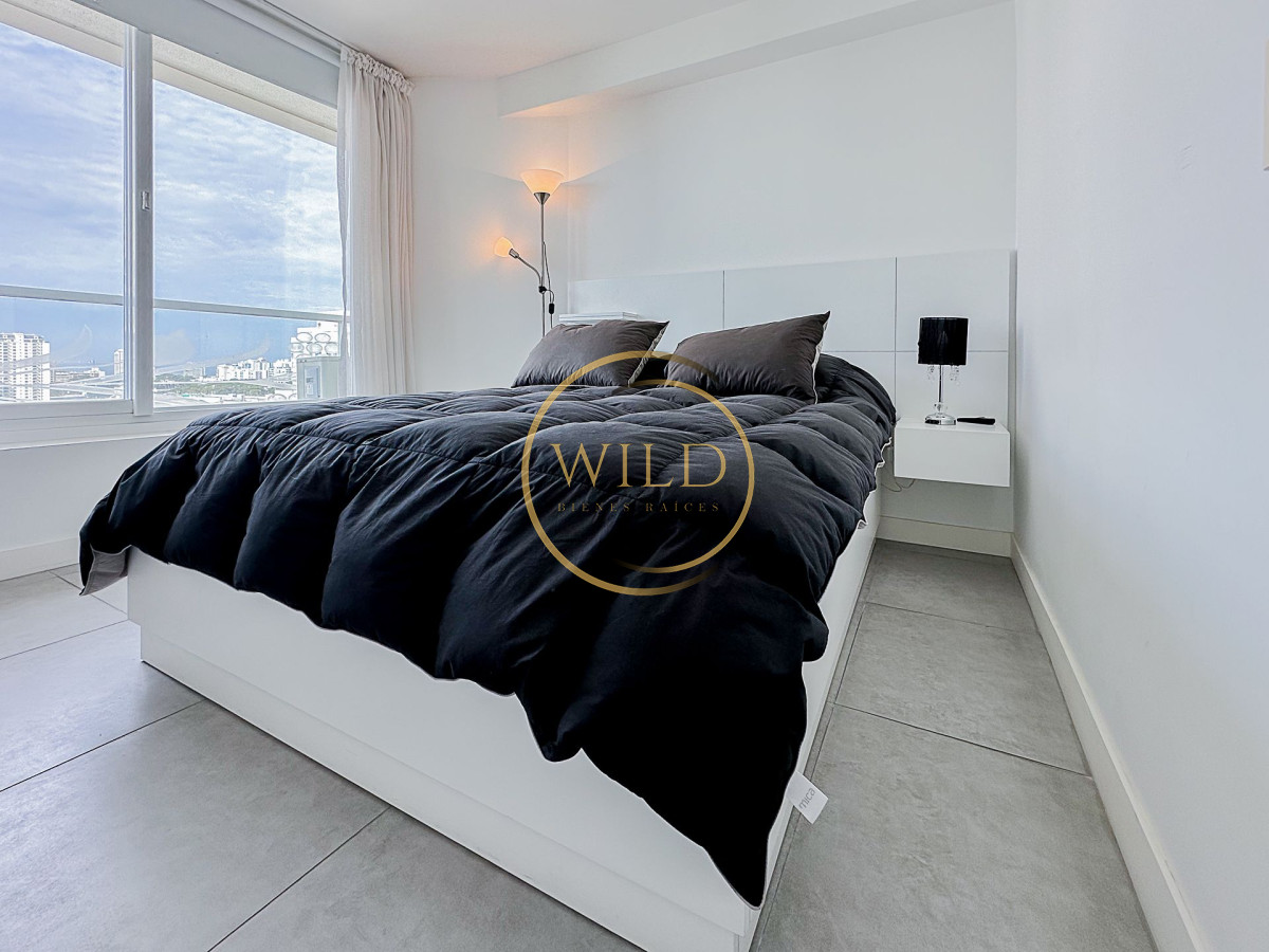 Apartamento ID.2228 - Alquiler temporal, apartamento de1dormitorio y medio en Torre YOO Punta.