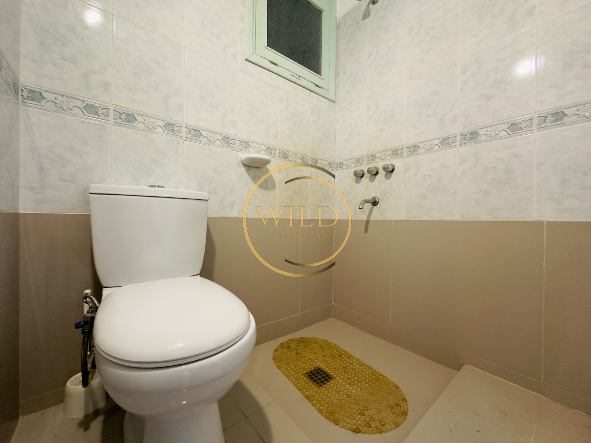 Apartamento ID.1987 - Apartamento de 2 dormitorios, reciclado, en venta, en Punta del Este