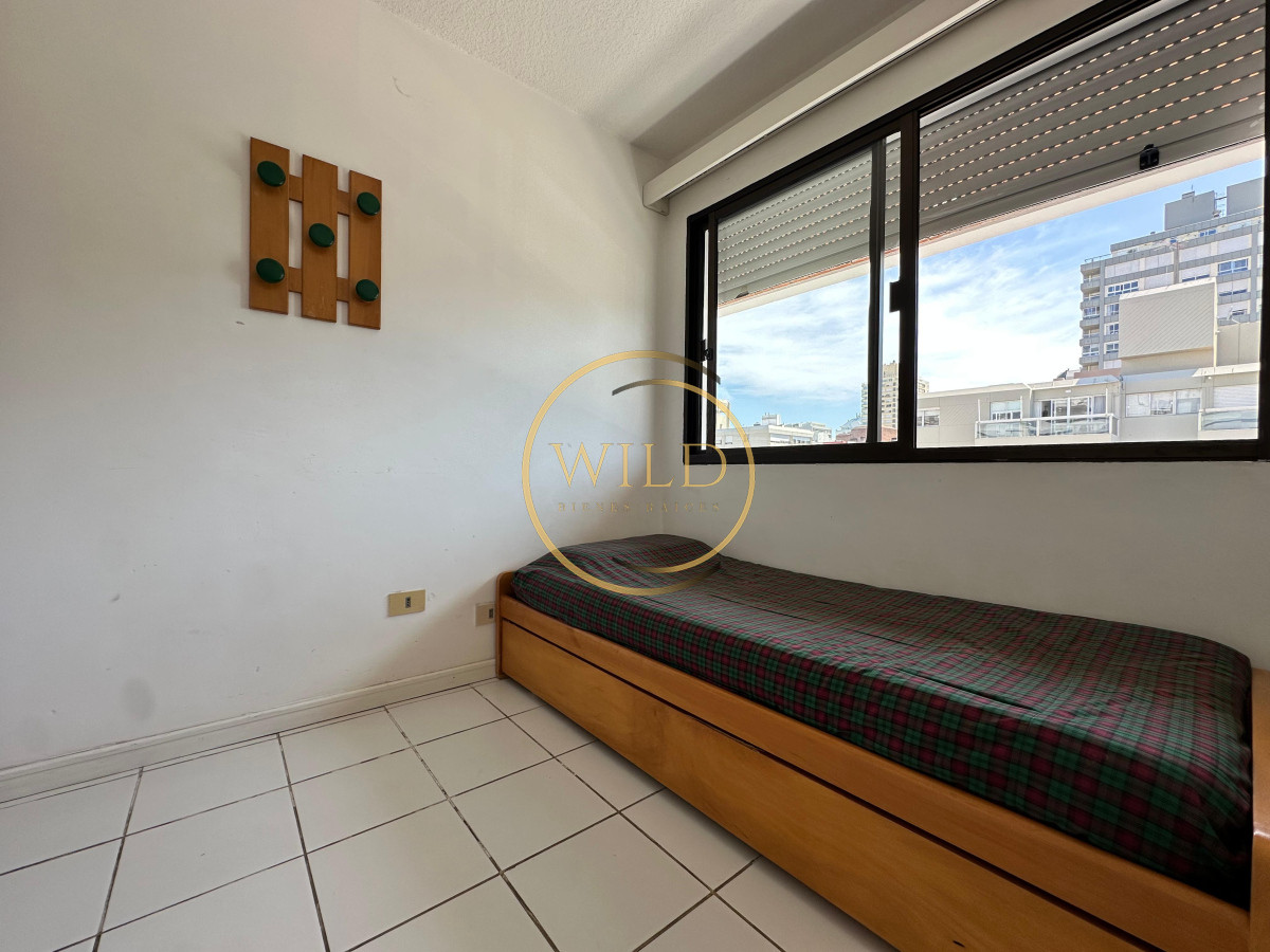 Apartamento ID.2224 - Apartamento de dos dormitorios en venta en Punta del Este.-