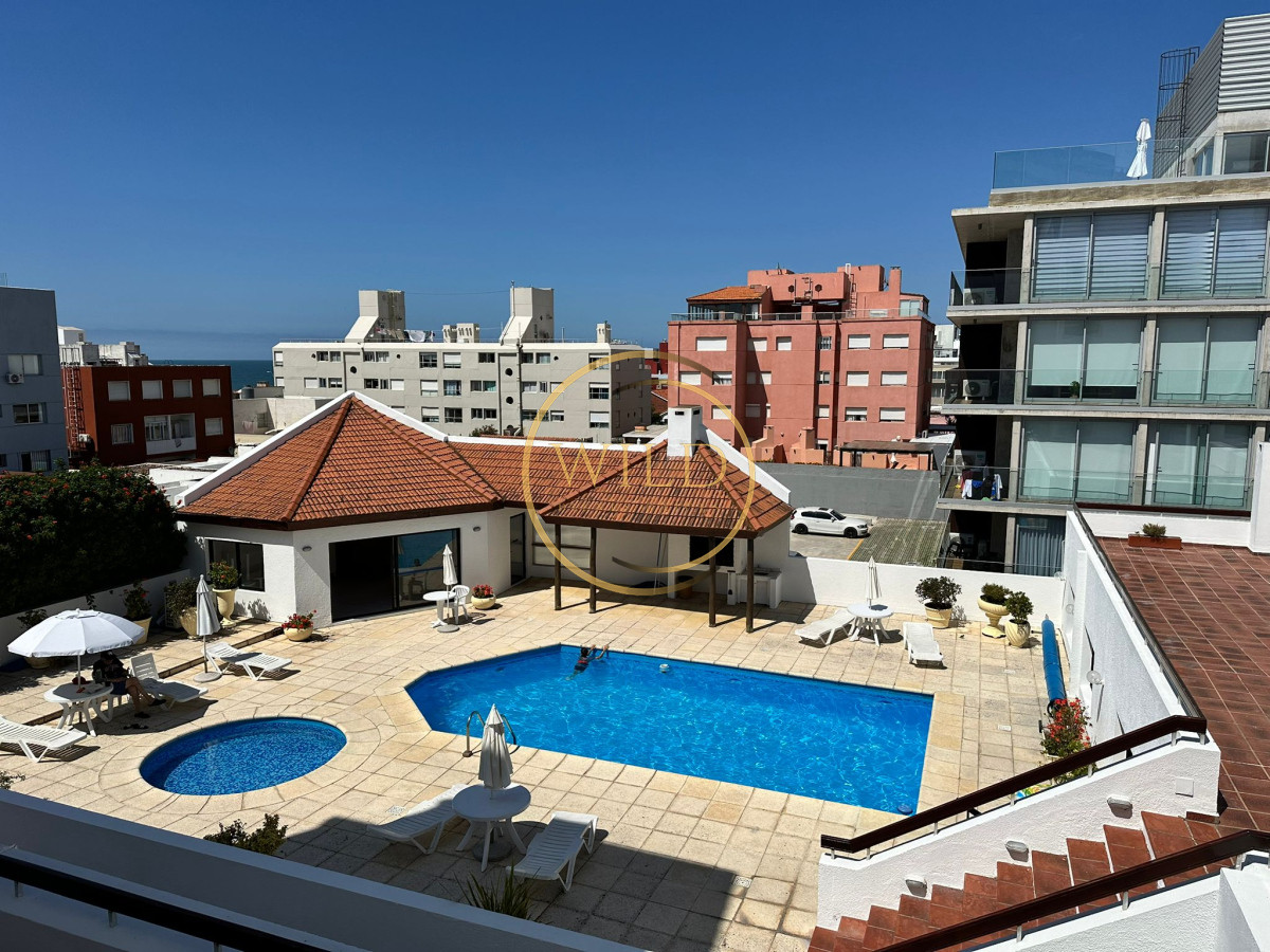 Apartamento ID.2224 - Apartamento de dos dormitorios en venta en Punta del Este.-