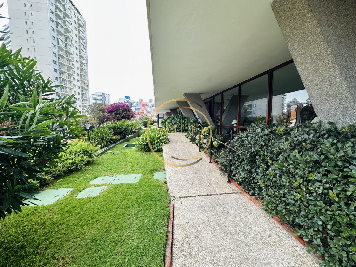 Apartamento ID.1987 - Apartamento de 2 dormitorios, reciclado, en venta, en Punta del Este