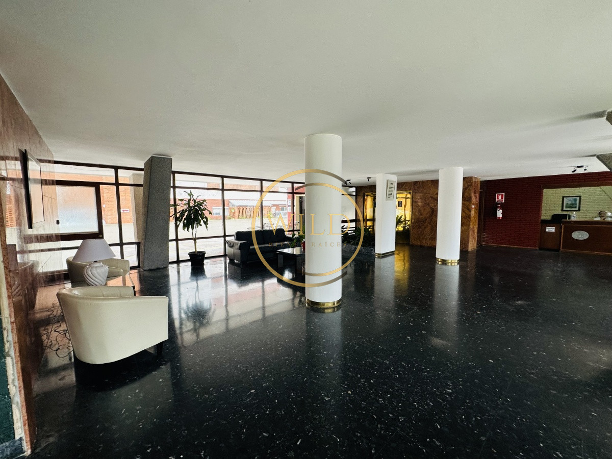 Apartamento ID.1987 - Apartamento de 2 dormitorios, reciclado, en venta, en Punta del Este