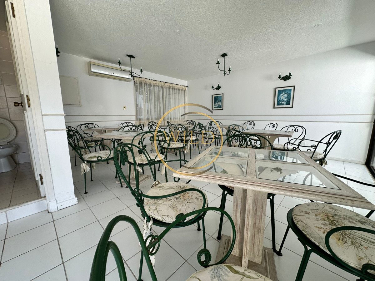 Apartamento ID.2224 - Apartamento de dos dormitorios en venta en Punta del Este.-