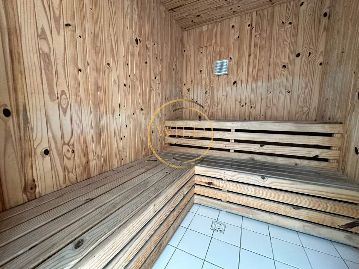 Apartamento ID.2224 - Apartamento de dos dormitorios en venta en Punta del Este.-