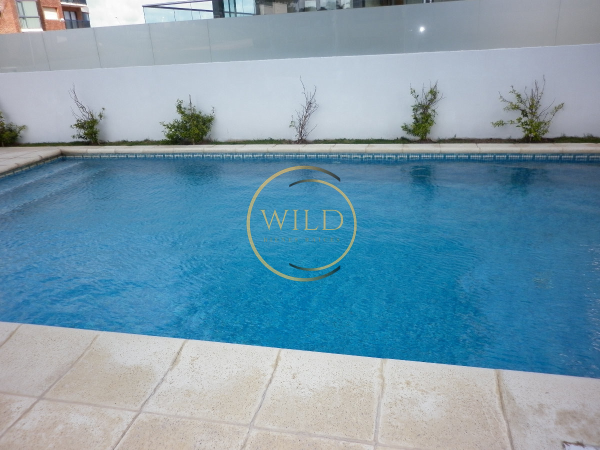 Apartamento ID.5581 - Apartamento en alquiler de  3 dormitorios y dependencia en Punta del Este