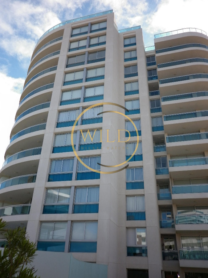 Apartamento ID.5581 - Apartamento en alquiler de  3 dormitorios y dependencia en Punta del Este