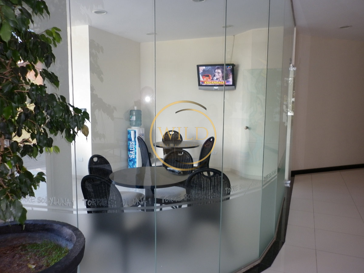 Apartamento ID.5581 - Apartamento en alquiler de  3 dormitorios y dependencia en Punta del Este