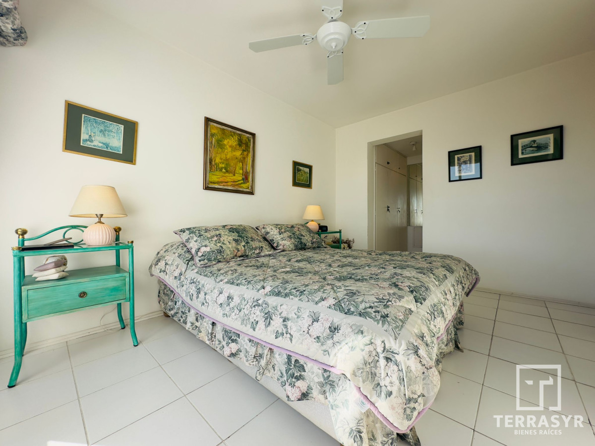 Apartamento ID.775 - Apto en venta de 2 dormitorios, 2 baños, Punta del este. 