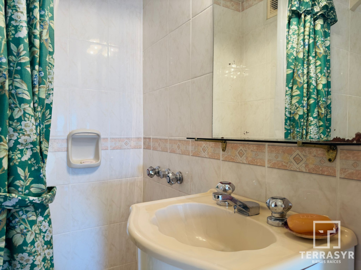 Apartamento ID.775 - Apto en venta de 2 dormitorios, 2 baños, Punta del este. 