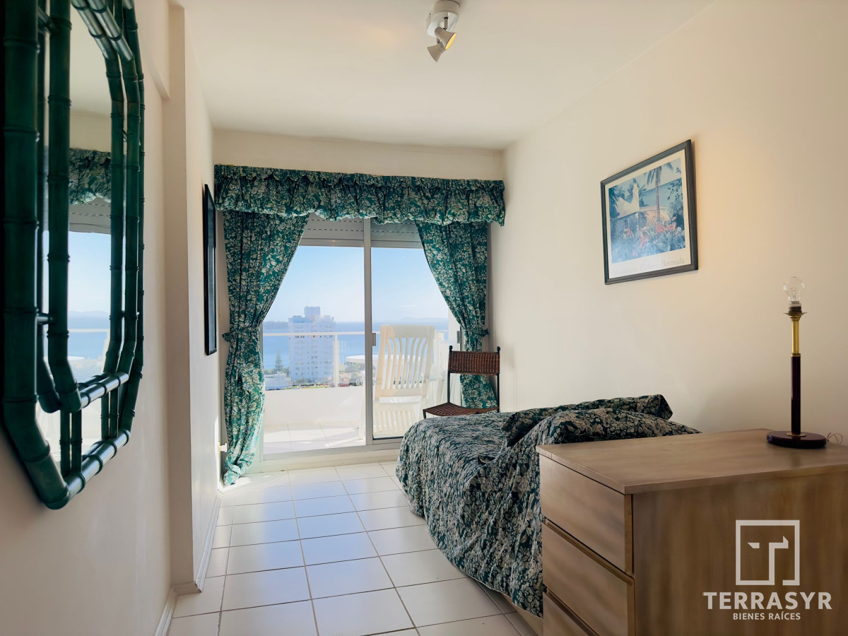 Apartamento ID.775 - Apto en venta de 2 dormitorios, 2 baños, Punta del este. 
