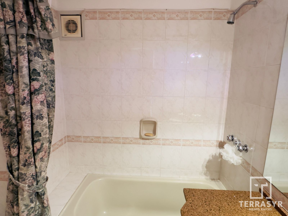 Apartamento ID.775 - Apto en venta de 2 dormitorios, 2 baños, Punta del este. 