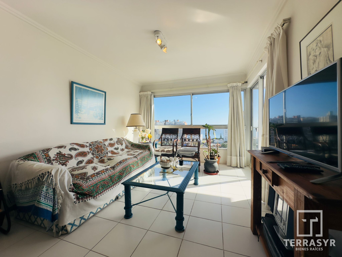 Apartamento ID.775 - Apto en venta de 2 dormitorios, 2 baños, Punta del este. 