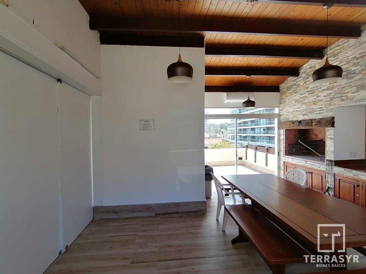 Apartamento ID.775 - Apto en venta de 2 dormitorios, 2 baños, Punta del este. 