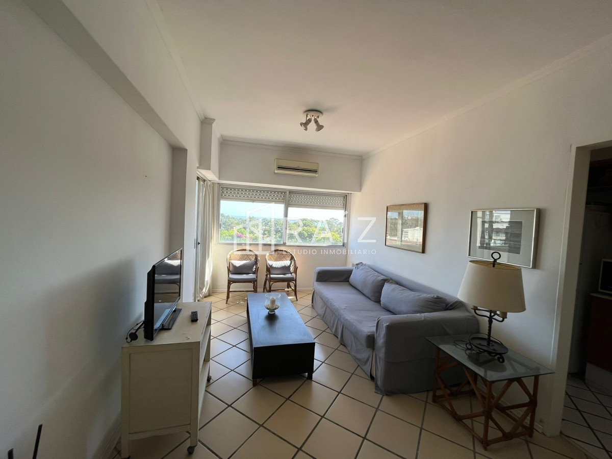 Apartamento ID.11685 - Alquiler y venta de apartamento de dos dormitorios en Punta del Este