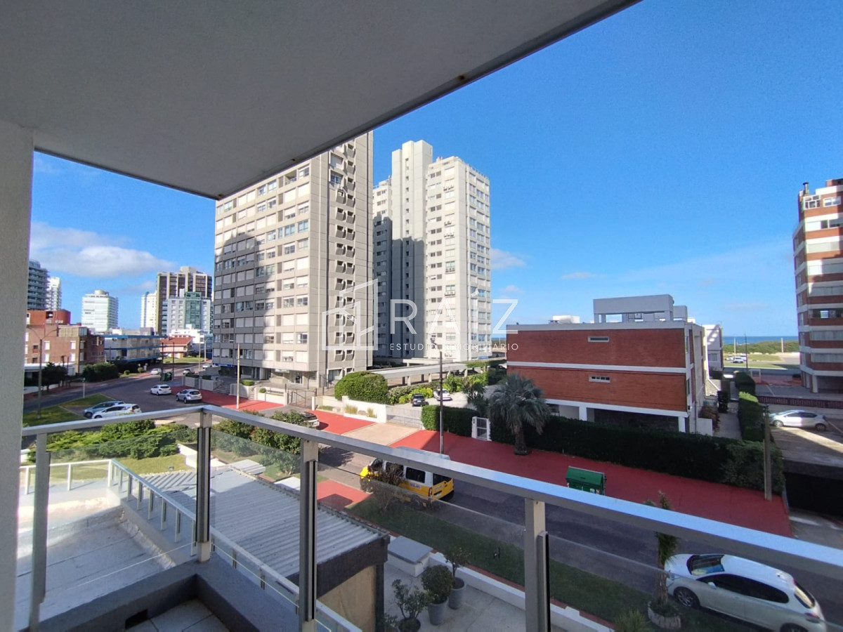 Apartamento ID.11138 - Apartamento en venta de dos dormitorios en Punta del Este