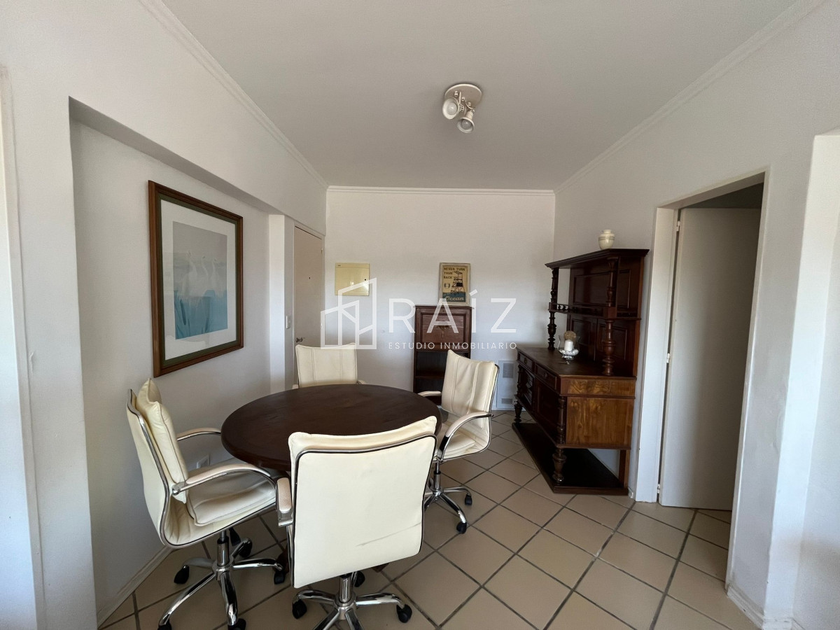 Apartamento ID.11685 - Alquiler y venta de apartamento de dos dormitorios en Punta del Este