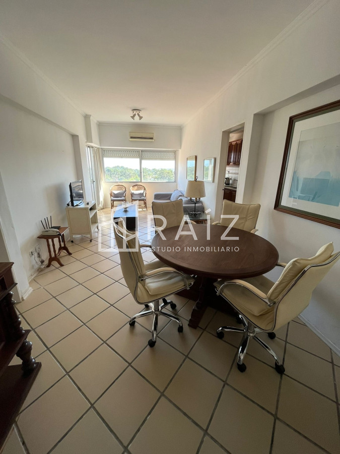 Apartamento ID.11685 - Alquiler y venta de apartamento de dos dormitorios en Punta del Este