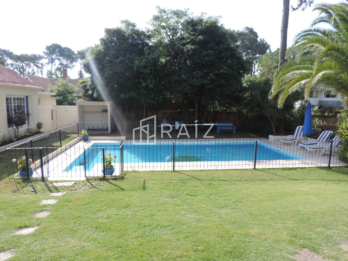 Casa ID.10524 - VENDO CASA DE 5 DORMITORIOS EN PUNTA DEL ESTE