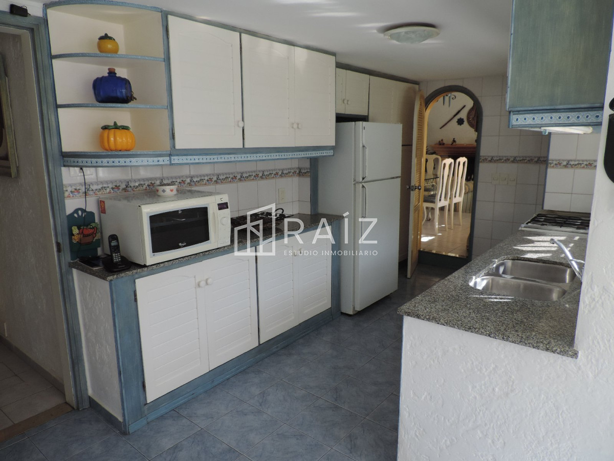 Casa ID.10524 - VENDO CASA DE 5 DORMITORIOS EN PUNTA DEL ESTE