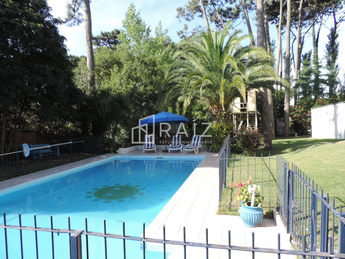 Casa ID.10524 - VENDO CASA DE 5 DORMITORIOS EN PUNTA DEL ESTE
