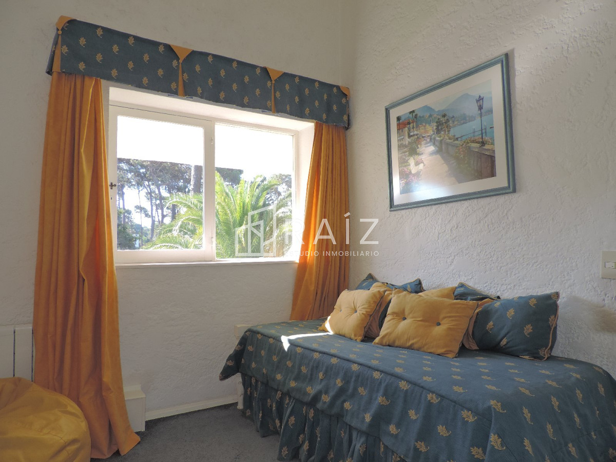 Casa ID.10524 - VENDO CASA DE 5 DORMITORIOS EN PUNTA DEL ESTE